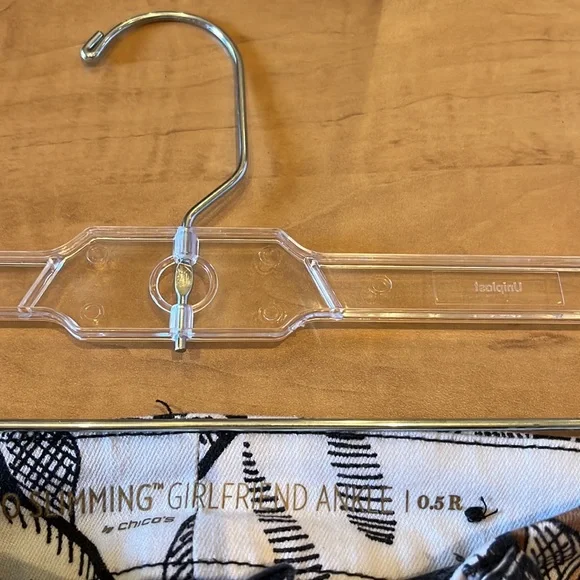 Chico’s So Slimming Ankle Length pants .5 - Picture 4 of 6